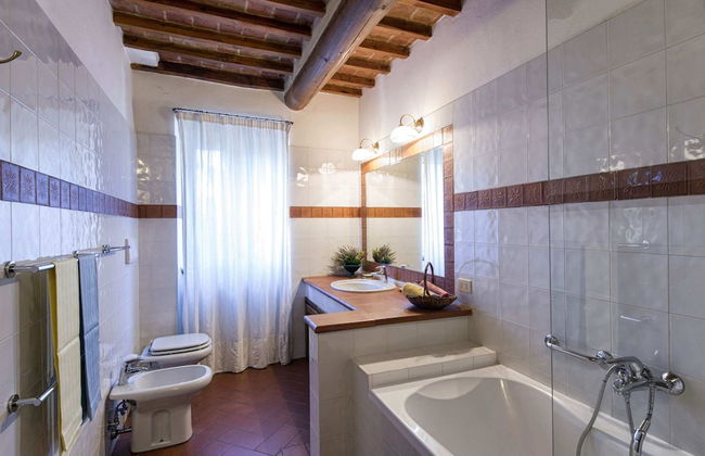 Stunning Villa With Terrace and Private Pool in Tuscan Hills - Photo 7