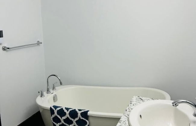 Norman Bay Inn - Photo 26