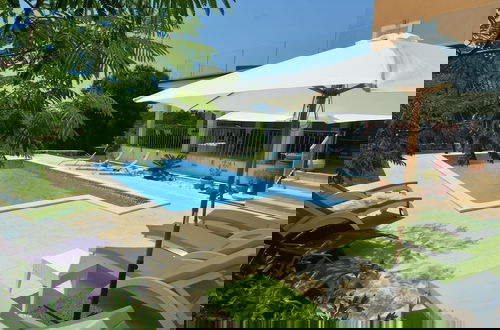 Foto 23 - Exquisite Secluded Villa With Pool