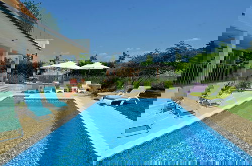 Foto 29 - Exquisite Secluded Villa With Pool