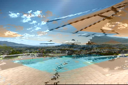 Photo 11 - Apartment in Tuscany With Pool & Garden