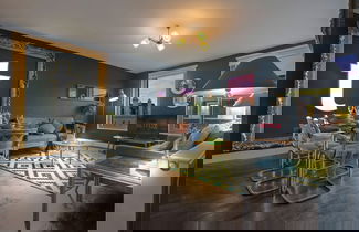 Photo 1 - Kingsland High Street Apartment