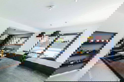 Foto 11 - Modern Kastel Villa With Private Pool, Gym, and Large Outdoor Space