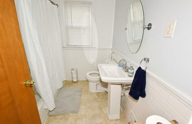 2 Blocks to ND 4 Bedroom 2 Bath Home 1217 - Photo 6