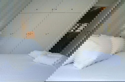 Foto 3 - Loutraki Coastal Apartment Retreat