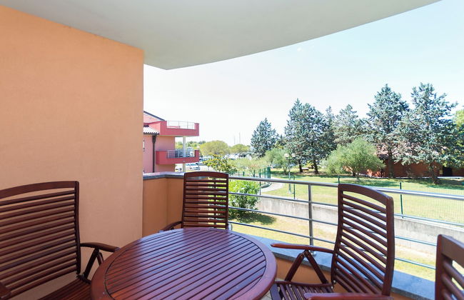 Premium Sea Side Marina Apartment 310 - Photo 20