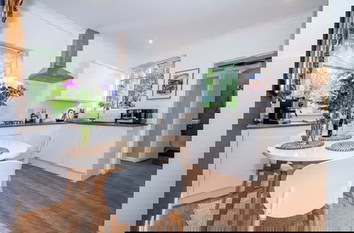 Photo 3 - Host Stay Terrace on Canal