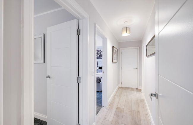 2 Bdrm Penthouse with parking Wycombe - Foto 27