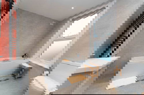 Foto 3 - Host Stay The Westbourne Apartment