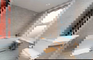 Foto 3 - Host Stay The Westbourne Apartment