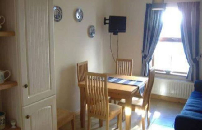 Twin Room Ensuite Near Hillsborough Palaces - Photo 8