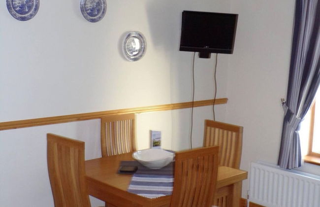 Twin Room Ensuite Near Hillsborough Palaces - Photo 9