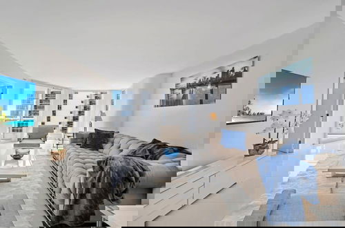 Foto 1 - Azure Skies High Floor