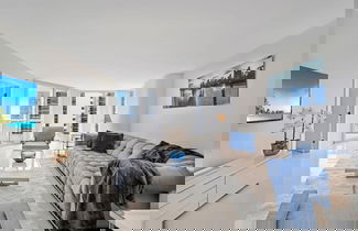 Foto 1 - Azure Skies High Floor