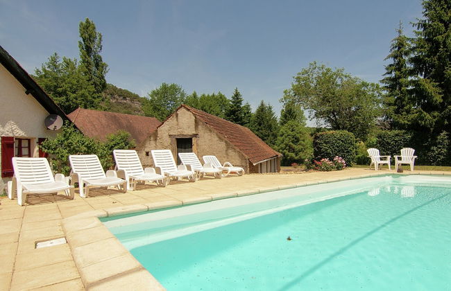 Appealing Apartment in Vezac With Swimming Pool - Photo 42