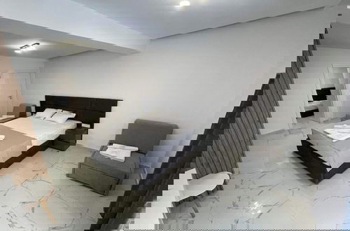 Foto 12 - ARA Luxury Suites