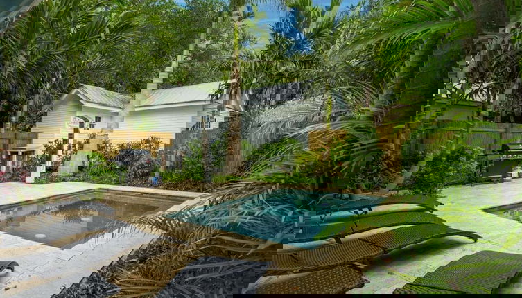 Foto 1 - Coconut Palm by Brightwild Island Home w Pool