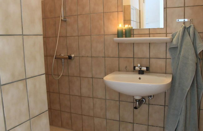 2 Person Holiday Home in Aakirkeby - Foto 7
