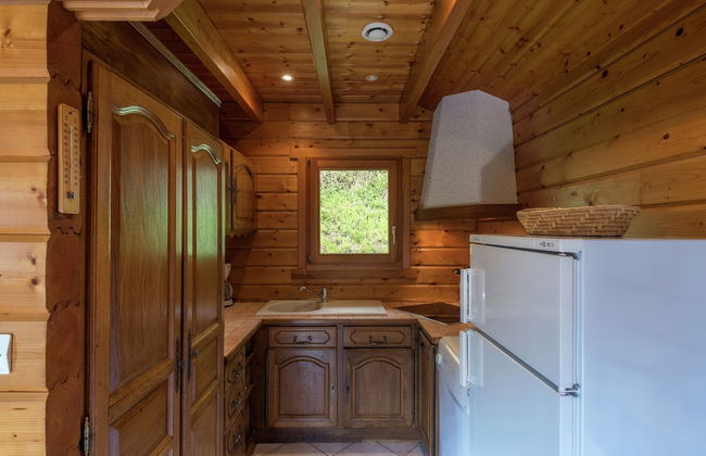 Chalet in Lovely, Rich Forest Setting With a Beautiful View - Foto 34
