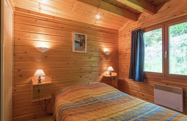 Chalet in Lovely, Rich Forest Setting With a Beautiful View - Foto 13