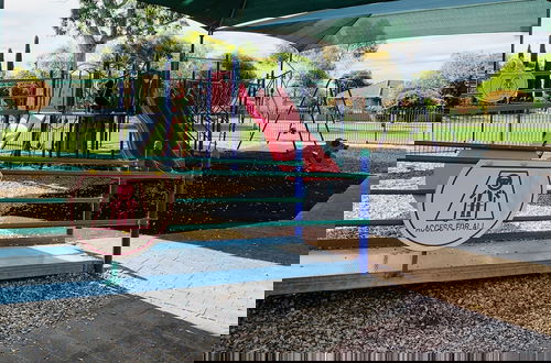 Photo 18 - Wifi 2 Air-cons Campbelltown Courtyard West