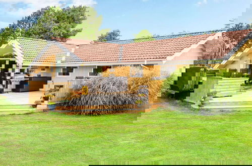 Photo 19 - 10 Person Holiday Home in Vaeggerlose-by Traum