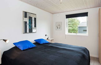 Photo 2 - 8 Person Holiday Home in Blavand