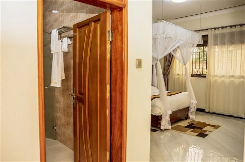 Foto 5 - Beautiful 2-bedroom Apartment in Entebbe