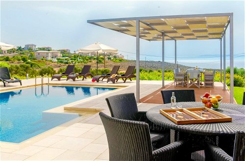Foto 16 - Luxury Villa Stella With Private Swimming Pool