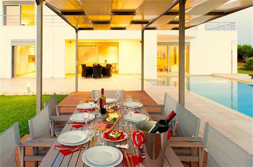 Foto 31 - Luxury Villa Stella With Private Swimming Pool