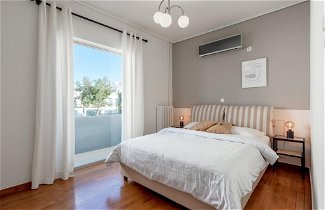 Photo 1 - Sophisticated and Spacious 3 Bdrm apt in Glyfada Center