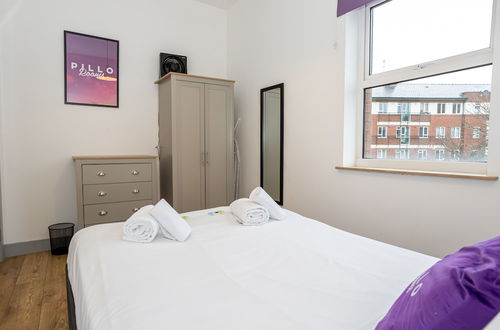 Photo 25 - Pillo Rooms Serviced Apartments- Salford