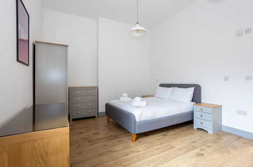 Photo 18 - Pillo Rooms Serviced Apartments- Salford