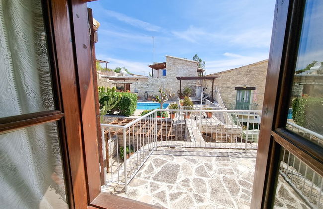Aphrodite's Pool Retreat - Photo 1