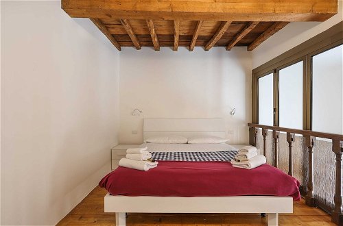 Photo 2 - Santa Maria Novella Bright and Modern Apartment - Hosted by Sweetstay