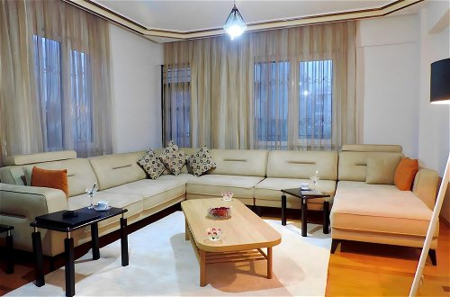 Foto 4 - Central and Serene Flat With Balcony in Antalya