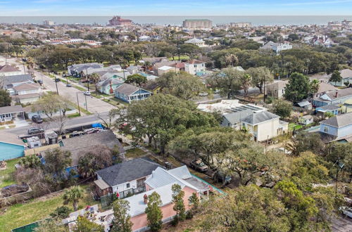 Photo 31 - Elegant and Unique Galveston Home Close to Beach