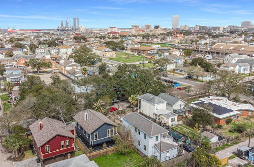 Photo 27 - Elegant and Unique Galveston Home Close to Beach