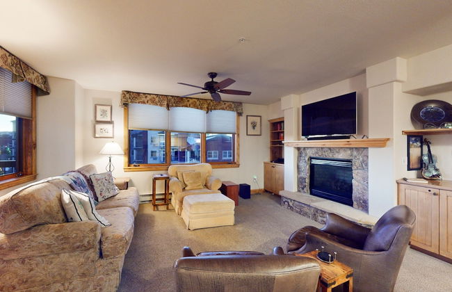 Torian Plum Condominiums - Foto 78