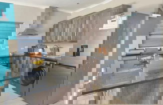 Foto 2 - HERMISERVE PTY LTD