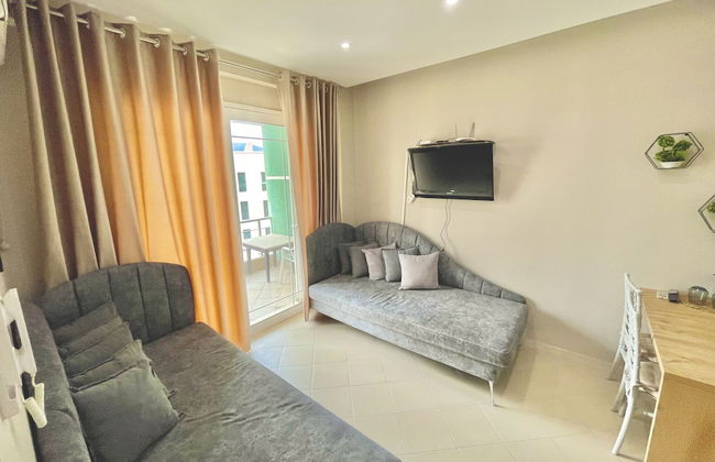 Belle Vue Apartments - Photo 11
