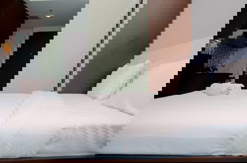 Foto 6 - Modern And Comfy Studio At Grand Dhika City Apartment