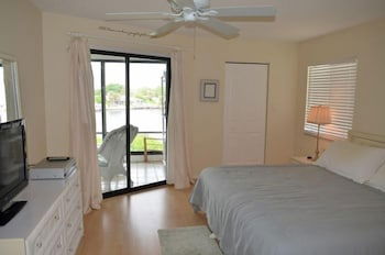 Foto 3 - Westbay Point Moorings 274 3 Bedroom Condo by RedAwning
