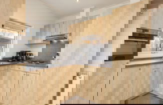 Foto 3 - Luxurious Lodge With Airco, Located Beside a Lake