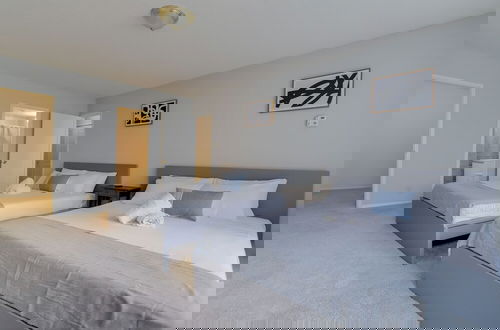 Photo 9 - Awesome 2 BR Condo Crystal City