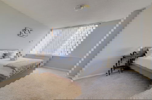 Photo 4 - Awesome 2 BR Condo Crystal City