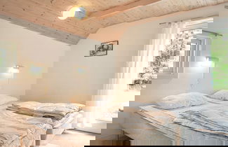 Foto 2 - 6 Person Holiday Home in Aakirkeby