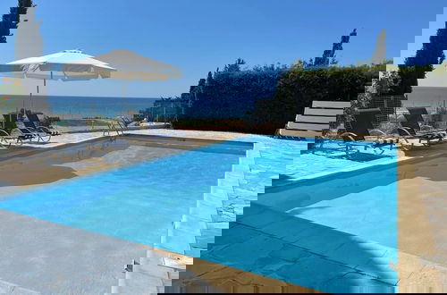 Foto 25 - Spacious Luxury Private Sea View Villa