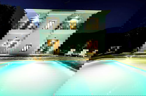 Foto 41 - Spacious Luxury Private Sea View Villa