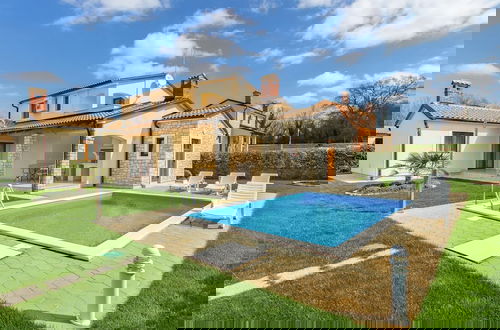 Photo 19 - Villa in Kma?i?i With Private Pool